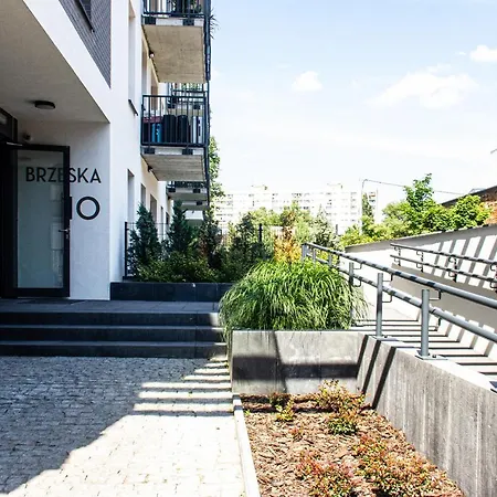 Patio Praga Metro Apartment Varsavia Esterno foto